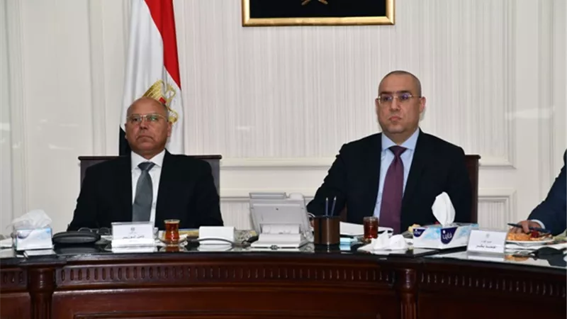وزيرا الإسكان والنقل يستعرضان التقييم الفنى والمالى لـ