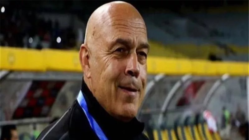 قبل موقع النجم.. الاهلى يفاوض المدير الفنى للزمالك