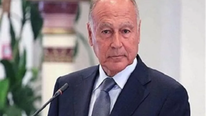 ابو الغيط يشارك في منتدى الاقتصاد العربى ببيروت