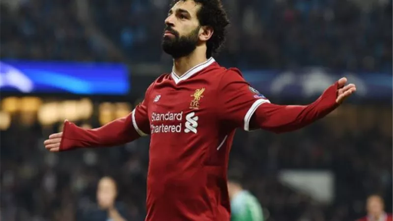بكى كثيرا ولا يزال الأمر يؤلمه . . محمد صلاح يفاجئ جمهوره بكلمات مؤثرة