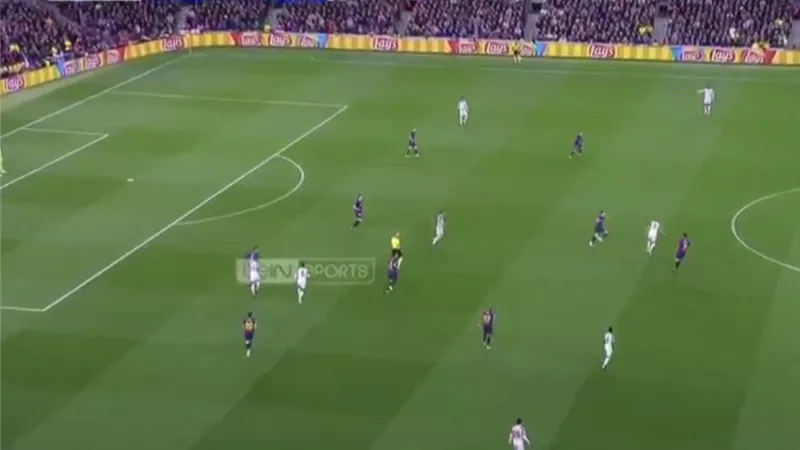 برشلونة يتقدم على ليفربول بهدف سواريز