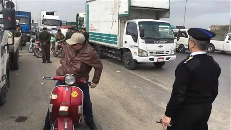 محافظ كفرالشيخ يوجه بتكثيف الحملات المرورية