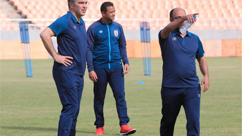 لاسارتى يناقش استعدادات الاهلى للقاء النجوم