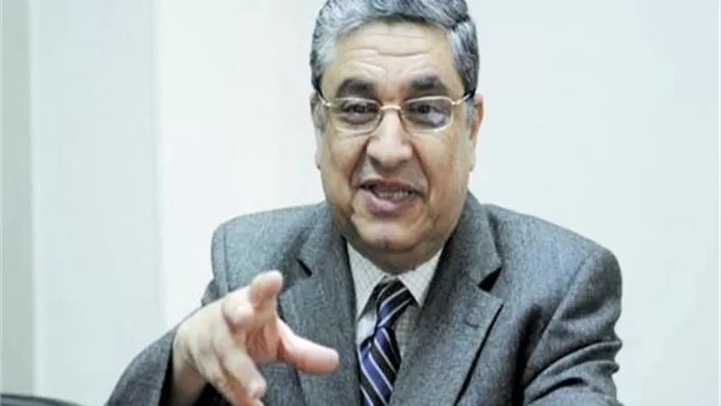رئيس البنك الدولى ووزيرا الكهرباء والاستثمار يتفقدوا اكبر مشروع للطاقة الشمسية