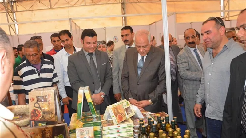 محافظ الجيزة يفتتح معرض سوبر ماركت 