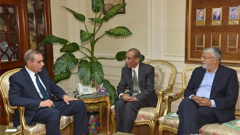 محافظ أسيوط يعلن عن نقل سيرفيس الغنايم من موقف الشادر القديم إلى موقف نزله عبد اللاه