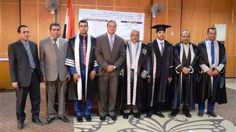 اداب سوهاج تمنح الدكتوراة في المكتبات لوافدين 
