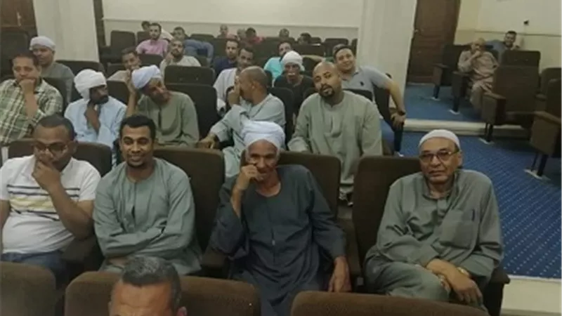 صحصاح يبحث المشروعات التنموية بحضور أهالى البياضية بالأقصر
