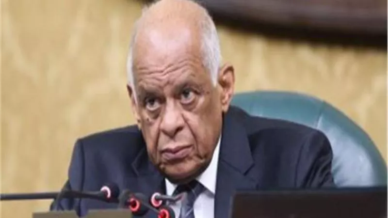 عبدالعال يحذر مرتضى منصور من الجلوس فى مقاعد الوزراء
