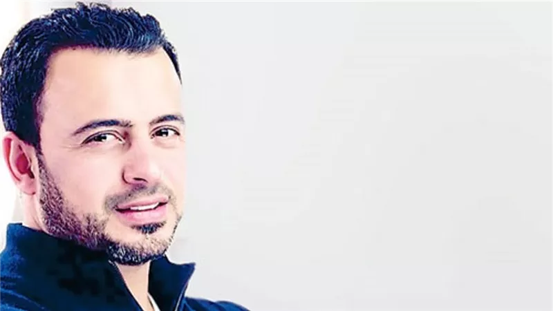 مصطفى حسني يقدم 