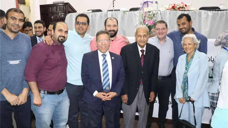 بالصور.. «الأطباء» تنظم حفل تكريم مؤسس طب الحالات الحرجة في مصر