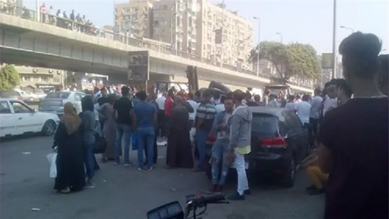 إصابة 3 أشخاص اثر سقوط سيارة من أعلى كوبرى ناهيا