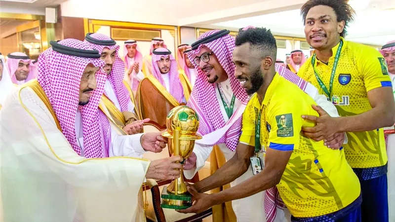تركى آل الشيخ يصرف مكافأة كبيرة للتعاون بعد الفوز بكأس خادم الحرمين الشريفين