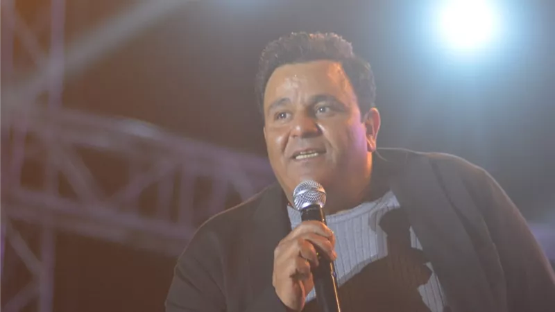 محمد فؤاد يشعل ختام 