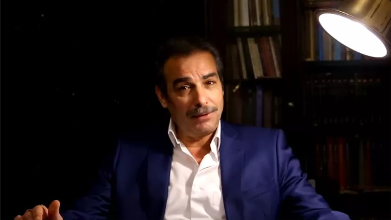 أحمد عبد العزيز.. هذه صفحتى الوحيدة على الفيس بوك.. فيديو