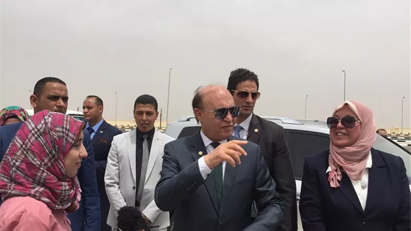 مميش يشهد التشغيل التجريبى لأنفاق تحيا مصر