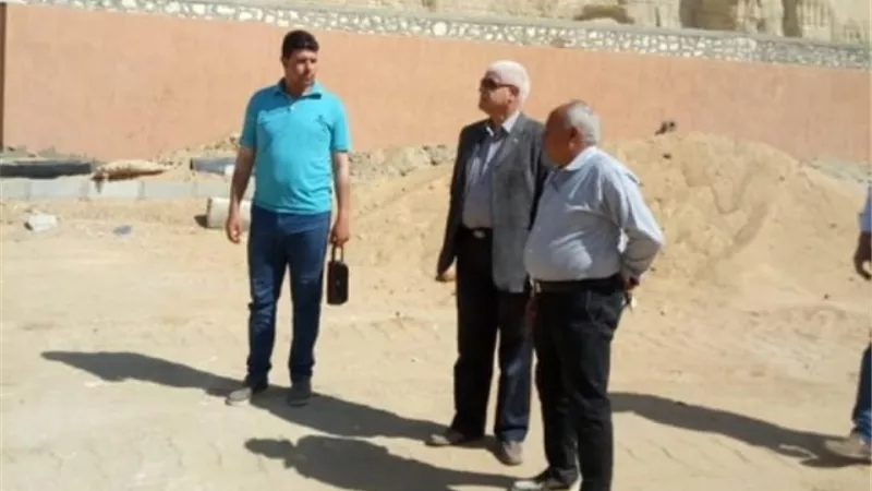 جولة تفقدية لرئيس حى البساتين لمشروع محــلات العين السخنه