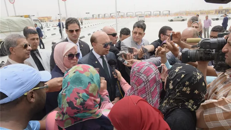 بالصور .. مميش يشهد التشغيل التجريبي لأنفاق قناة السويس في الإسماعيلية