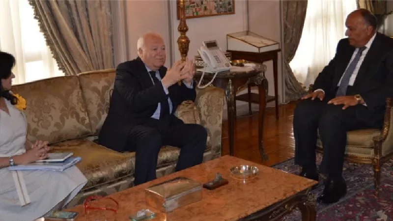 وزير الخارجية يؤكد على أهمية الحوار لنشر ثقافة السلام