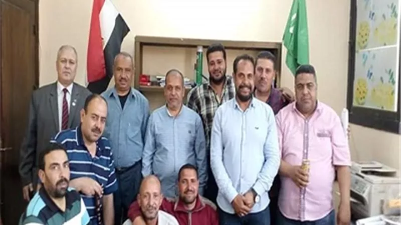 كهرباء قرى مركز الزقازيق تكرم موظفين خرجا على المعاش