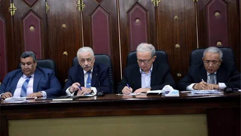 1000 جنيه زيادة بمرتبات معلمي رياض الاطفال