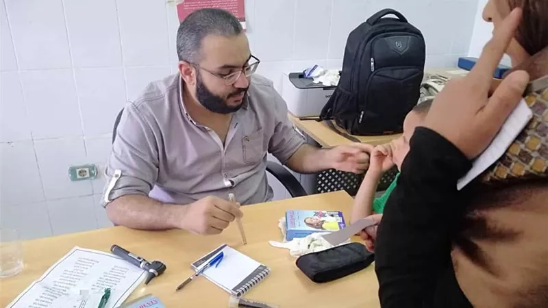 جامعة سوهاج تكنظمت الجمعية العلمية الطلابية SEMSA بكلية الطب البشري بجامعة سوهشف علي ١٢٦٣ مواطن بقرية بندار الغربية..صور