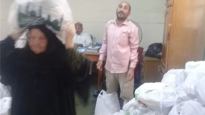 توزيع 1500شنطة رمضانية بجمعية المدينة المنورة بالعبور