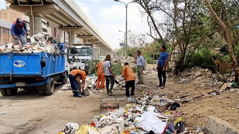 نائب محافظ القاهرة يتابع اعمال رفع المخلفات بمدخل مدينه قباء
