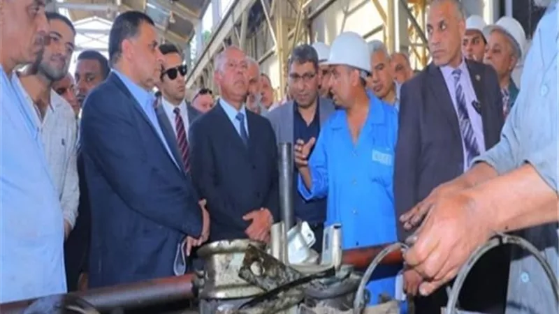 وزير النقل يتابع صيانة و عمرات جرارات القطارات والتجهيز اليومي لعربات الركاب بورش الفرز