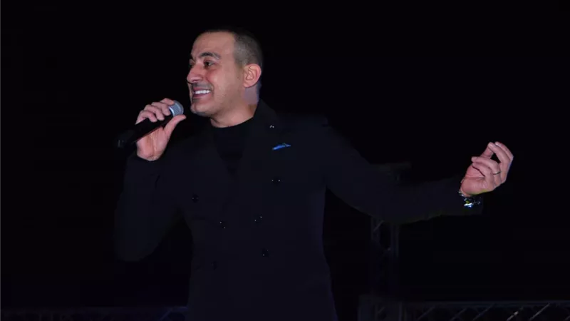 دياب يشعل الأجواء في خيمة رمضانية بالتجمع الخامس .. صور