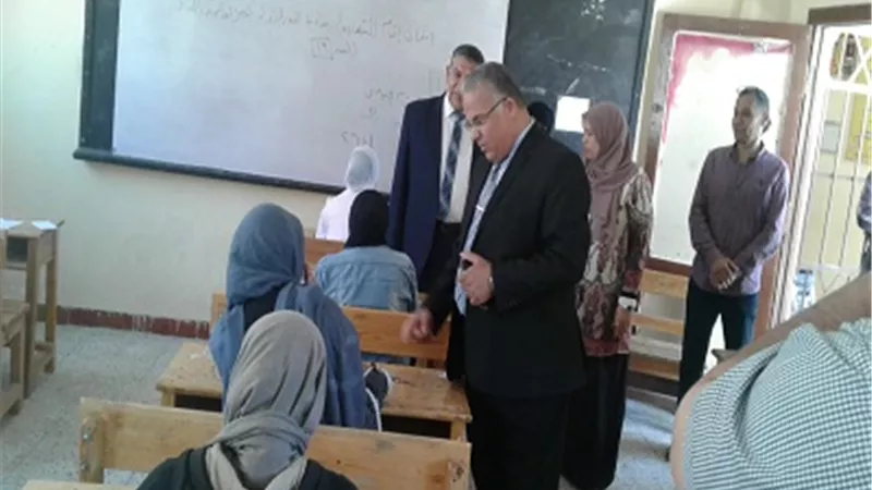 امتحانات الاعدادية بالاسماعيلية من المناهج وفي مستوى الطالب العادي