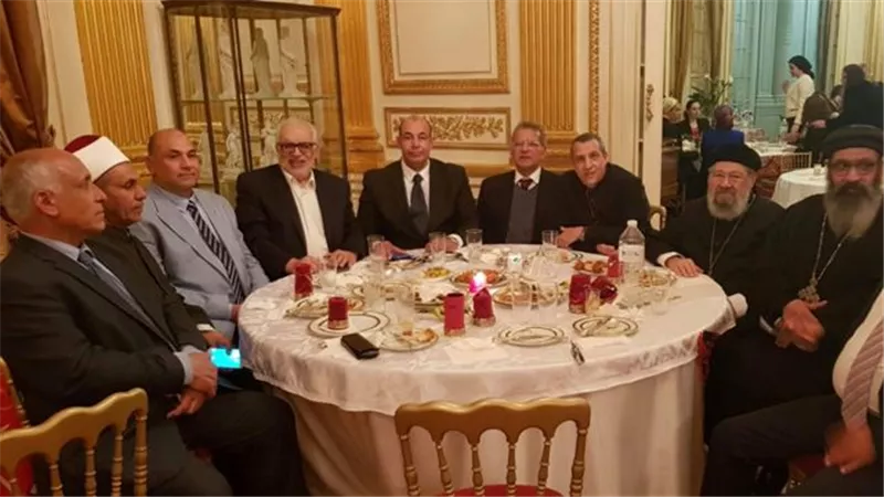 بالصور.. الجالية المصرية بفرنسا تشارك في حفل افطار السفارة