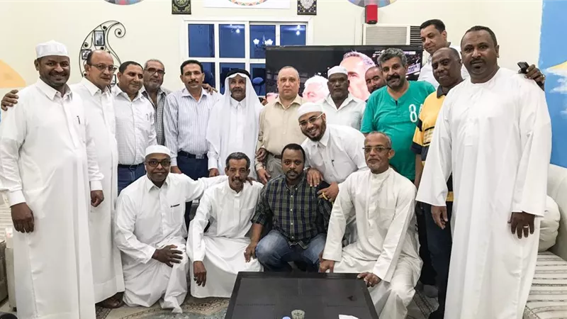 المستشار العمالي بقطر يشارك أبناء الجالية إفطار جماعي في أمسية مصرية
