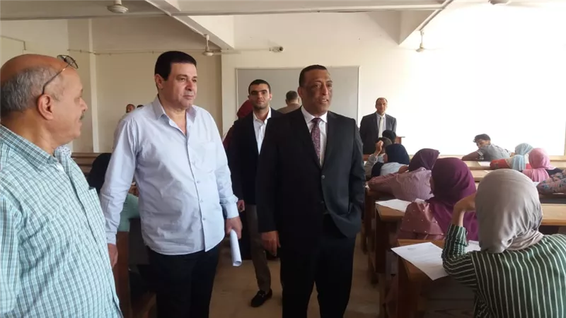 المصرى يتفقد إمتحانات الفصل الدراسى الثانى بآداب طنطا
