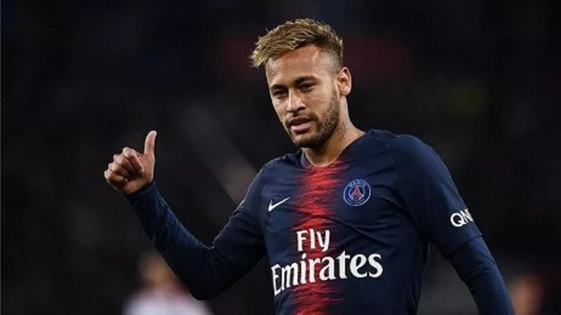 مكالمة هاتفية تفصل نيمار عن ريال مدريد