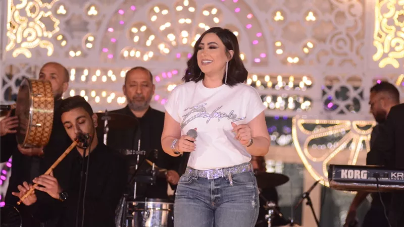بوسي تتألق بحفلين في الأسبوع الأول من ماراثون الخيم الرمضانية .. صور