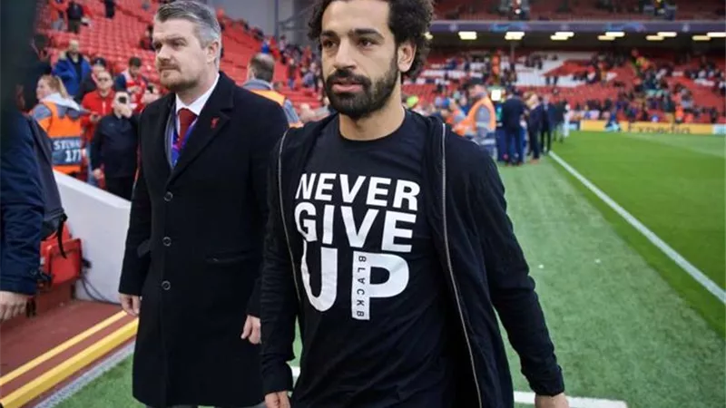 محمد صلاح يتسلم جائزة جديدة ويكشف عن هدف 