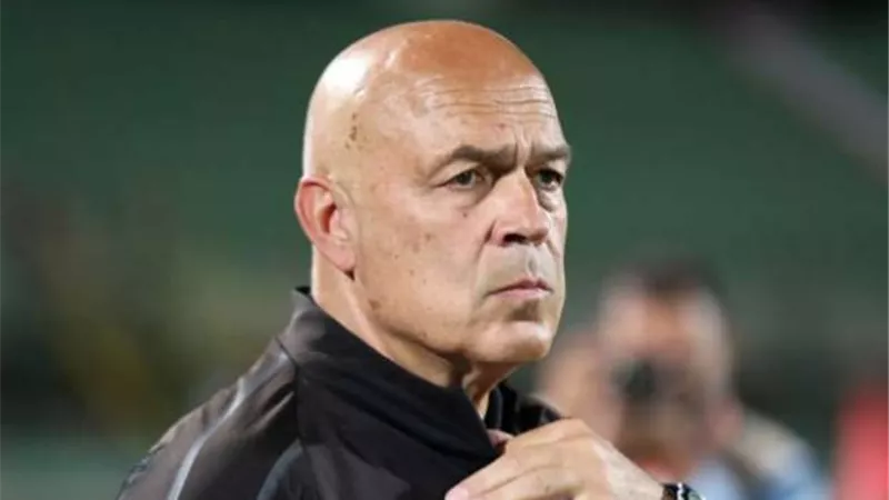 جروس ينتظر رد إدارة الزمالك بشأن تأجيل مباراة الداخلية