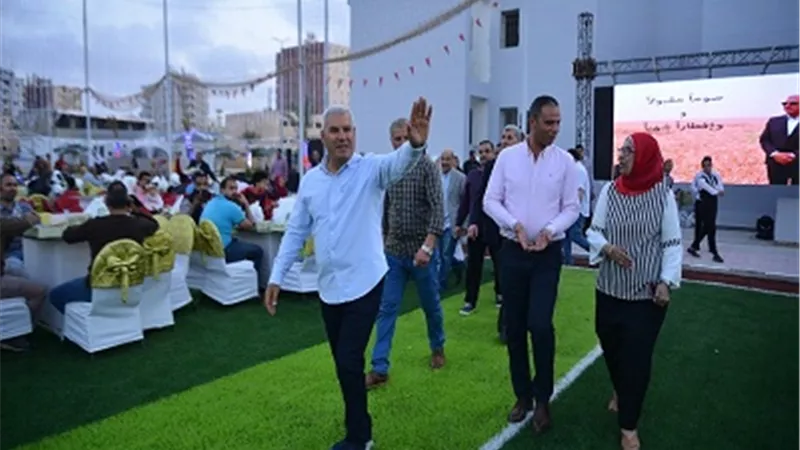 الغرابلي يشارك العاملين بديوان عام المحافظة إفطار رمضان