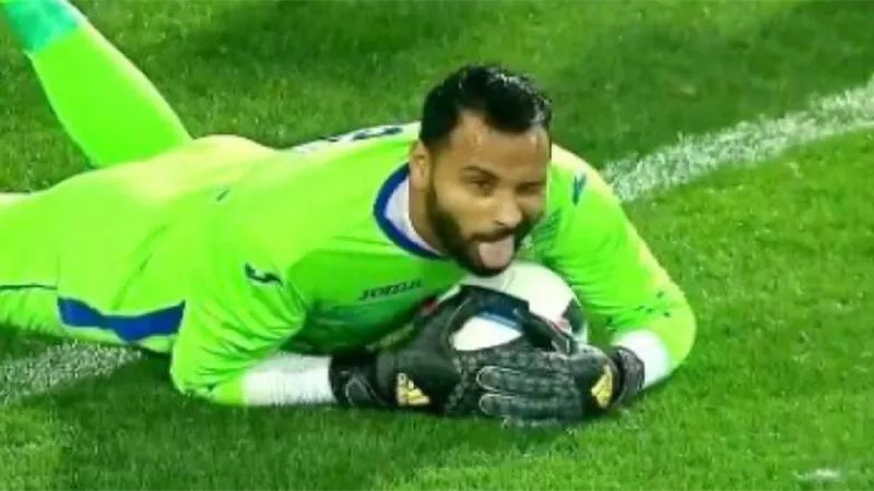 جنش يسخر من حكم مباراة الاهلي علي سموحة