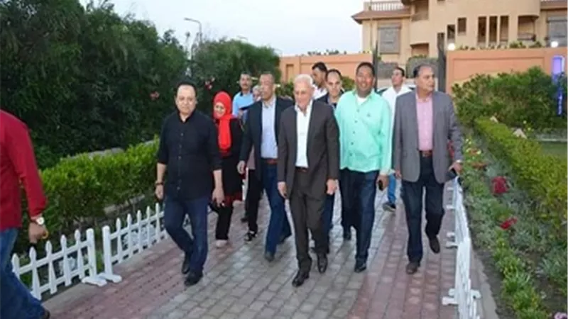 محافظ بورسعيد يشارك العاملين بالمحافظة والجهاز التنفيذي الافطار الرمضاني