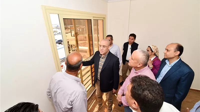 وزير الإسكان يتفقد المشروعات المختلفة بمدينة المنصورة الجديدة