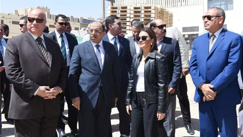 وزيرا الاستثمار والتنمية المحلية يتفقدان أعمال التطوير النهائية للمنطقة الحرة بمدينة نصر