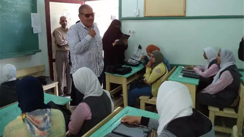 النيلي يتابع جاهزية المدارس الثانوية للامتحان الالكتروني الأحد المقبل