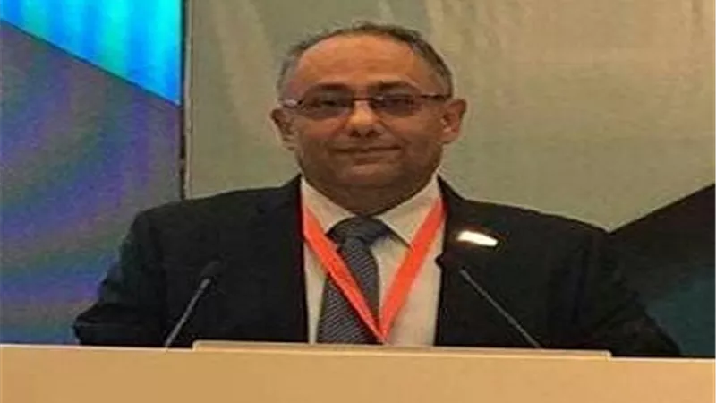 استاذ جراحة بطب سوهاج يحصل علي جائزة جرمان اتشوا