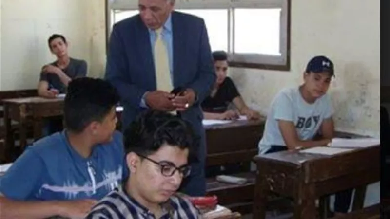 لعدم الإنضباط ..استبعاد ملاحظين بإعدادية دمياط