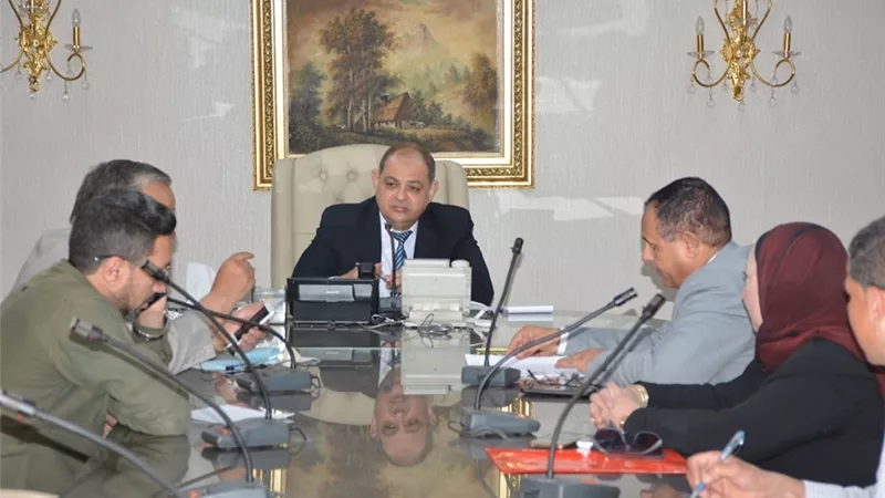 محافظ الغربية يستعرض الإستعدادات النهائية لإمتحان الصف الأول الثانوى بالتابلت