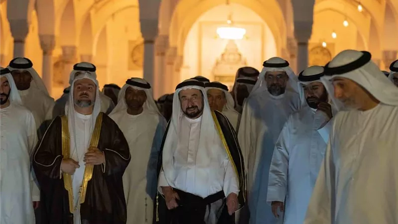 القاسمى يفتتح أكبر مسجد بالشارقة