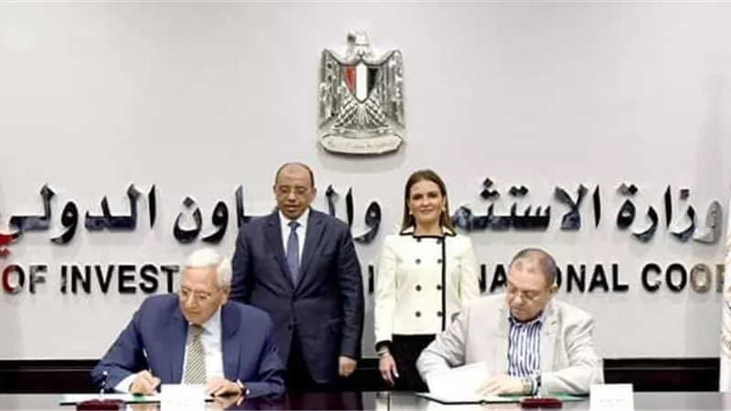 محافظة الدقهلية توقع عقود تسوية ودية مع جامعة الدلتا
