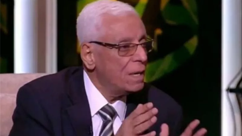 حسام موافي: الاعتكاف في المسجد بين الصلوات يعالج ضغط الدم.. فيديو